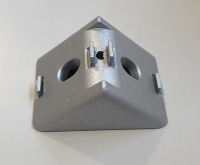 Угловая планка 8 40x40 Zn, белый алюминий, аналогичный RAL 9006 ITEM